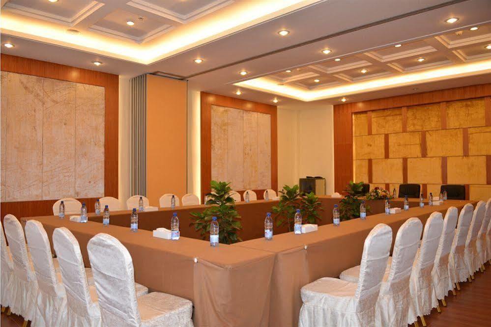 Golden Peacock Resort Hotel Beira Exterior photo
