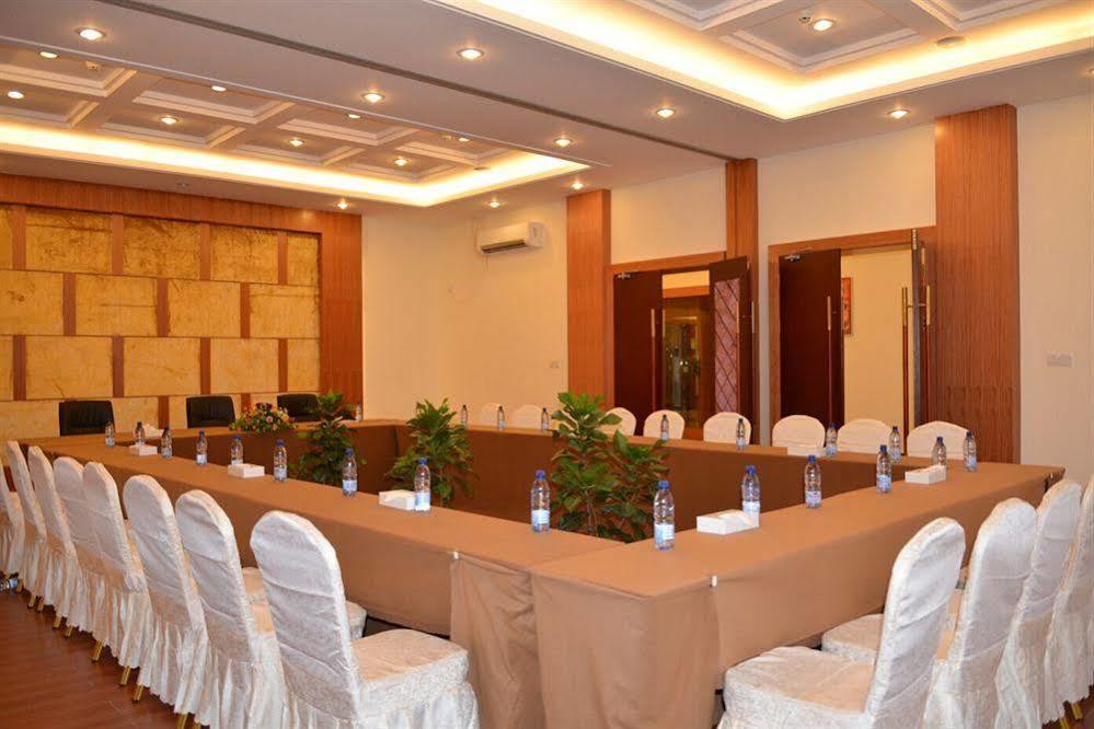 Golden Peacock Resort Hotel Beira Exterior photo