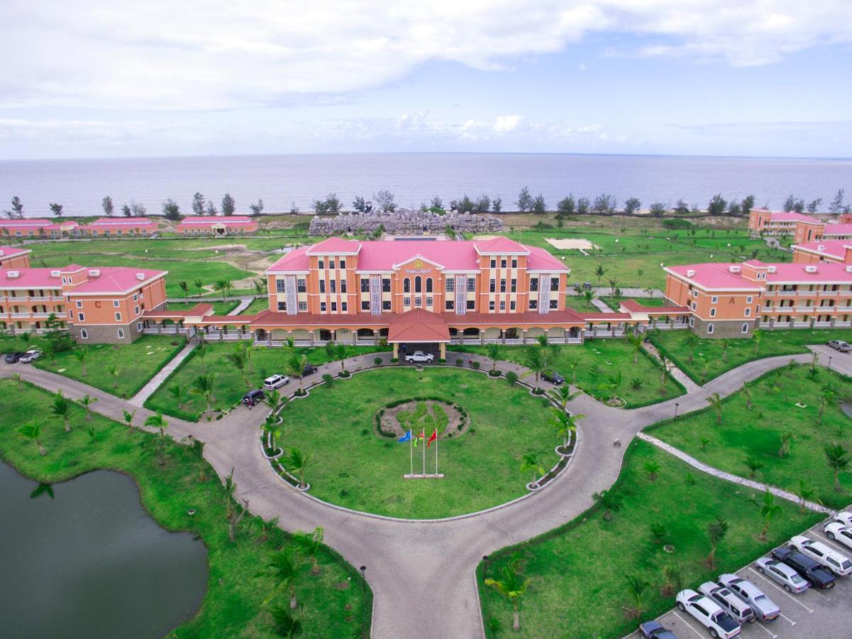 Golden Peacock Resort Hotel Beira Exterior photo